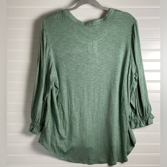 Democracy NWT Sage Green embroidered pleated Long Sleeves Top Blouse Size XL - Picture 7 of 9